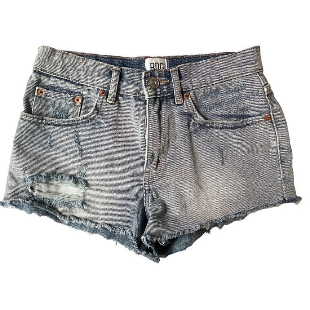 BDG Urban Outfitters Essential Shorts Size 24 Light Wash Distressed Cutoff Denim